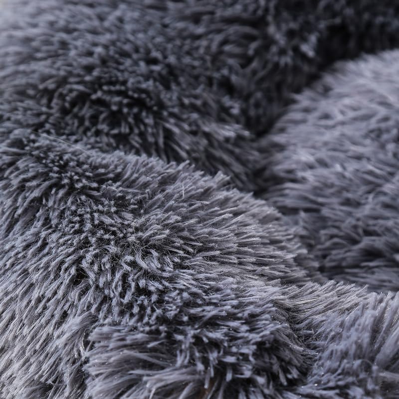 Plush Doughnut Pet Bed – Medium (17")